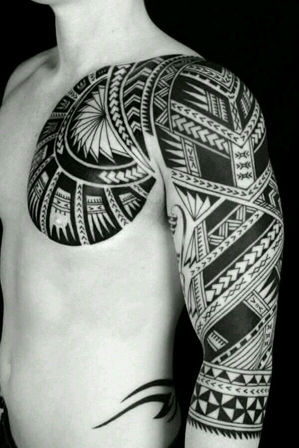 Tatoo Maori muito estilosa feita no braço