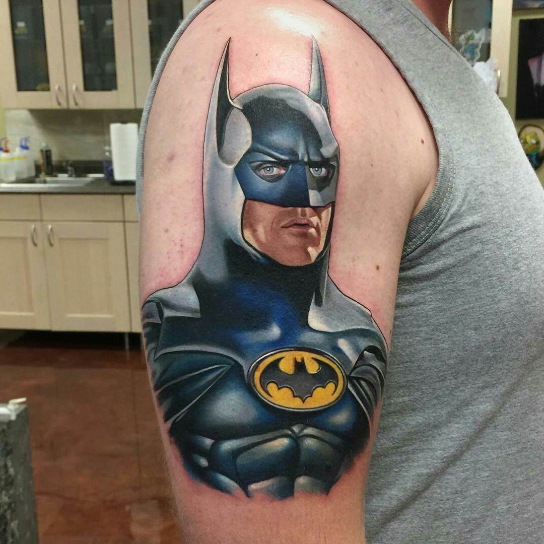Tatuagem do Batman feita no braço